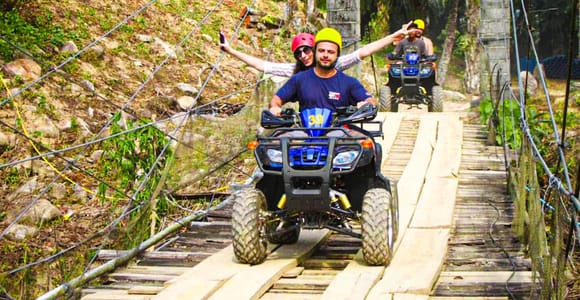 Phuket: Vogelpark, Elefantenfütterung, Quadfahrt & Städtetour