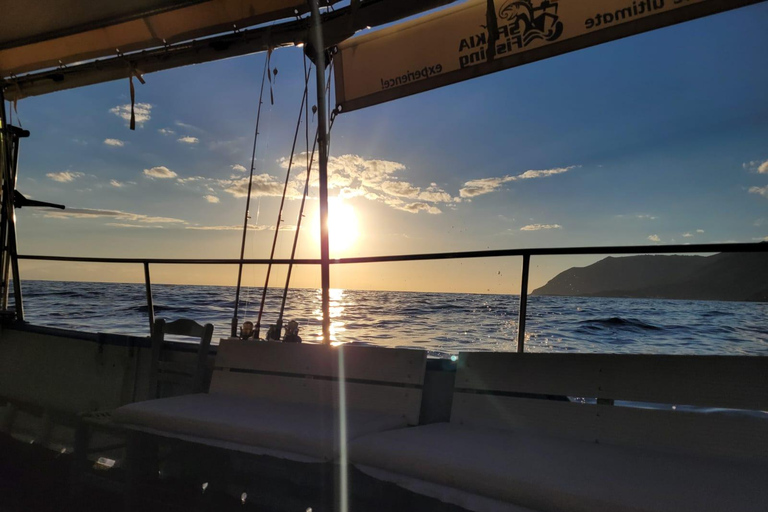 Sfakia: Barracuda fishing at sunset with a professional fisherman Sfakia: Sunset barracuda fishing with a professional fisherman