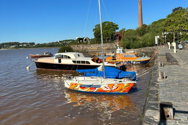 Private Sailing Tour with &quot;Alfajores&quot; and WineAmazing private sailing tour in Colonia del Sacramento