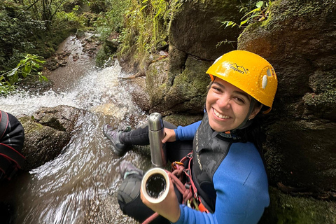 ميديلين: جولة نصف يوم للنزول إلى الشلالات الرائعة.
