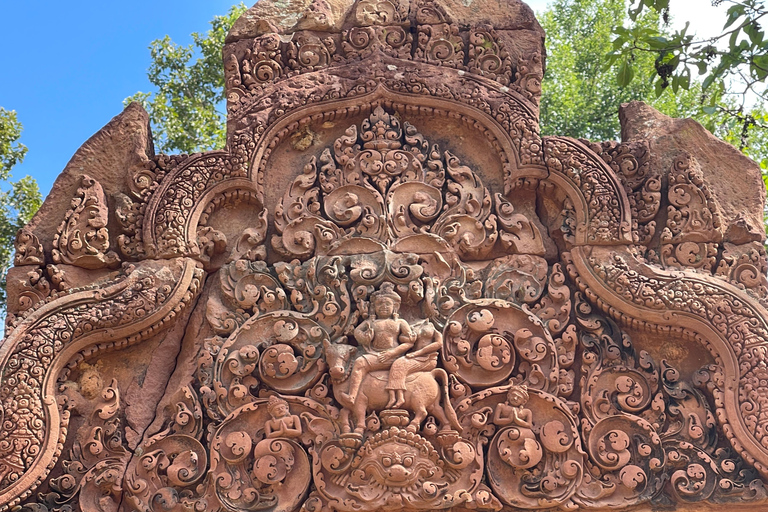 Aventure privée à Banteay Srei et aux chutes d&#039;eau de Phnom KulenVisite privée : Chute d&#039;eau de Kulen et temple de Banteay Srei