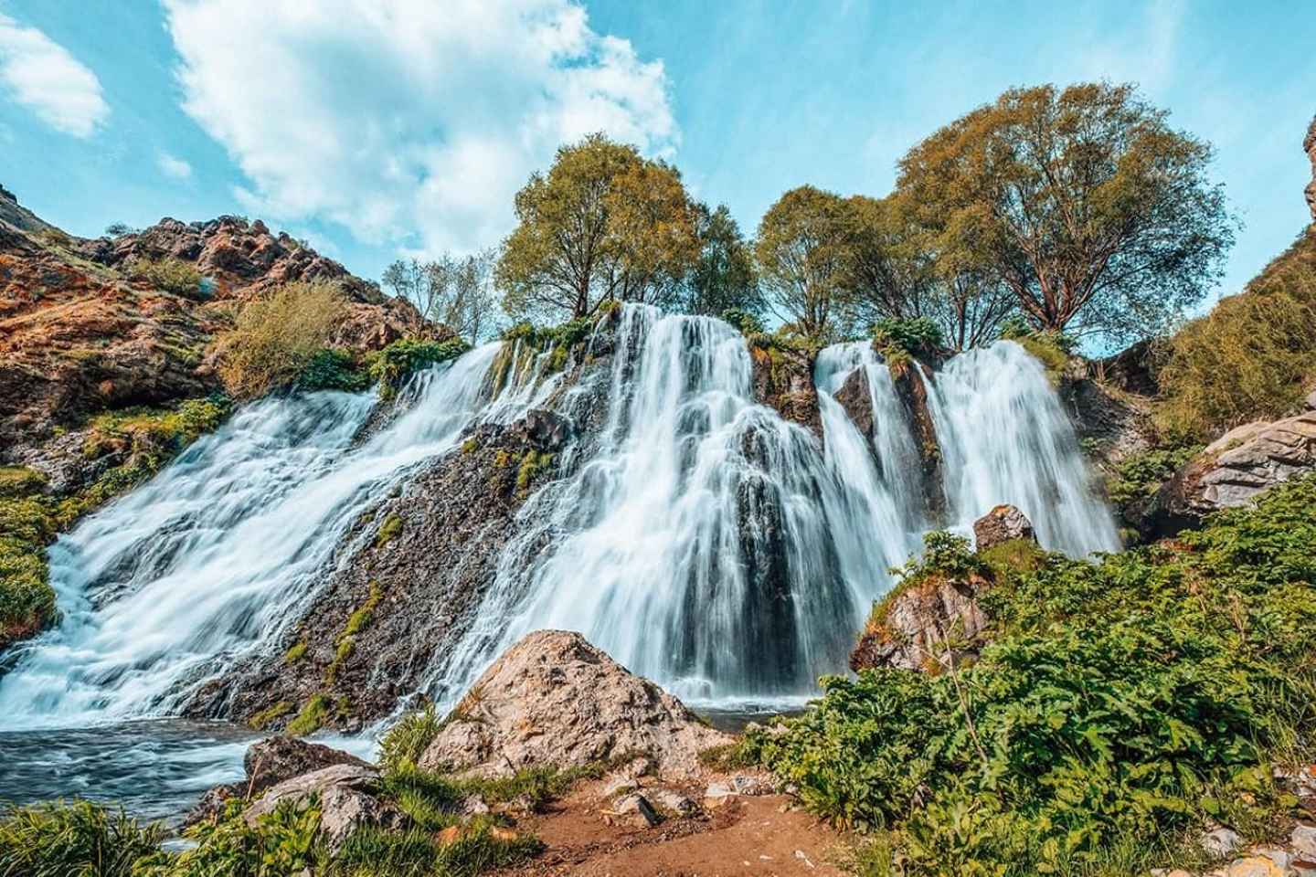 Ereván: Tour Guiado por Bodegas y Destacados Naturales