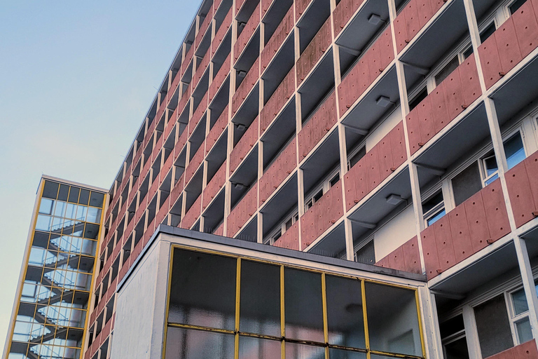 Berlin: Modernist Architecture Tour in the Hansaviertel Berlin: Walking Tour through the Hansaviertel