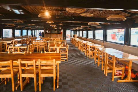 Helicopter Flight Over Tierra Bomba, VIP Bay Tour, Lunch, and Open Bar Helicopter Flight in Tierra Bomba Tour Bahía VIP, Lunch and Open Bar