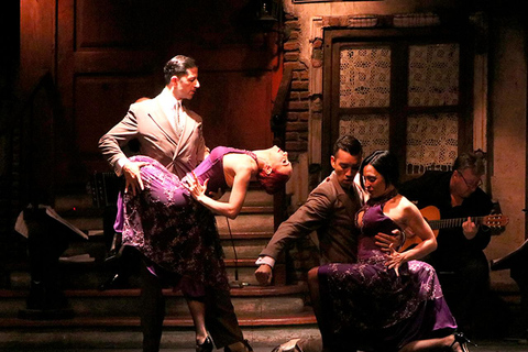 Aljibe Tango: Gourmetmiddag + Show +Transfer Gratis.