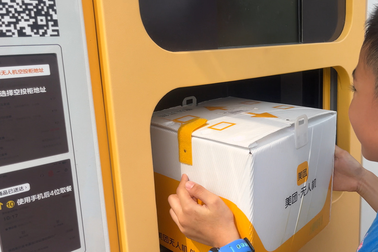 Shanghai Tech Tour: Driverless Taxi, Drone Delivery & Robots