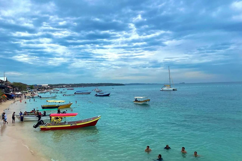 From Cartagena: Barú - Playa Tranquila Day Trip with Lunch