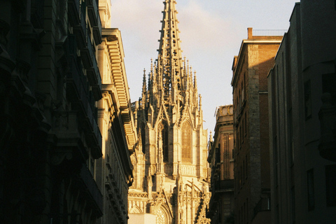 Secret Barcelona : Guided Walking Tour & Photo Spots Secret Barcelona Tour : Stories & Instagram Photo Spots