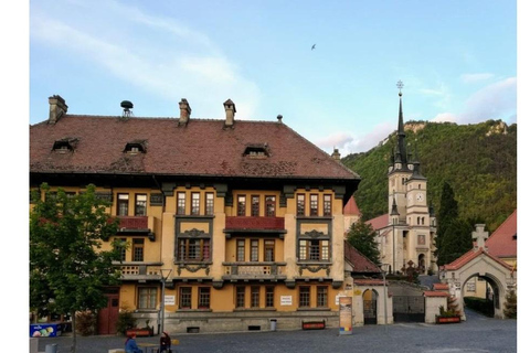 Brașov in Focus: A Walking Tour, Hike & Photo Experience