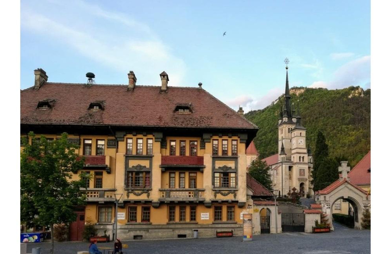 Brașov in Focus: A Walking Tour, Hike & Photo Experience