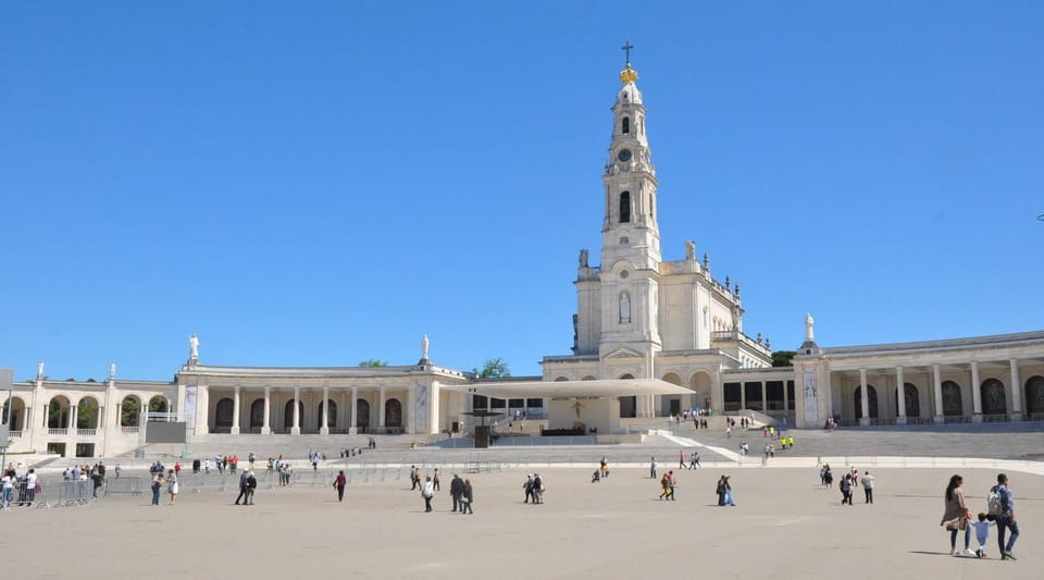 Tour privado saindo do Porto para Fátima | GetYourGuide