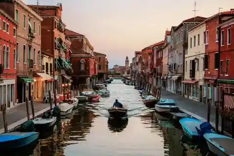 Explora o vidro de Murano, as rendas de Burano e a história de Torcello
