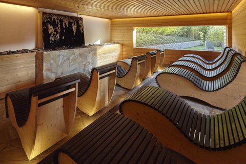 Luxembourg: Thermal Spa, Castle and Wine Private Day Tour