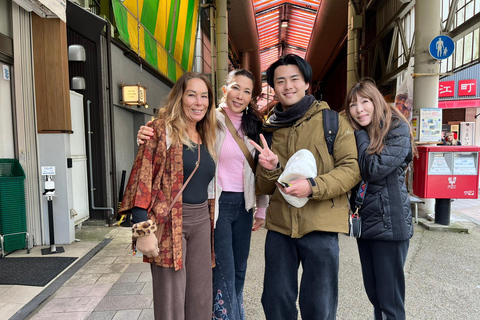Kanazawa: Walking & Calligraphy Tour with an ex-Pro Athlete