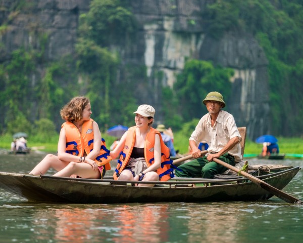 Hoa Lu – Tam Coc – Mua Cave by Limousine With Small Group