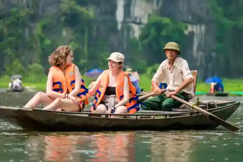 Hoa Lu - Tam Coc - Mua Cave en limousine avec un petit groupe