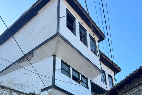 一日游：联合国教科文组织世界遗产城市贝拉特和传统午餐私人一日游：联合国教科文组织城市贝拉特和传统午餐