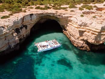 Albufeira: Passeio de Catamaran com churrasco e bar aberto na praia