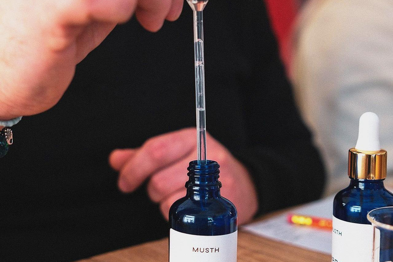 Gdańsk: Perfume Creation Workshop with Profesional Perfumer