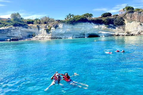 Hersonissos: Rent A Boat Without LicenseBoot huren zonder vaarbewijs