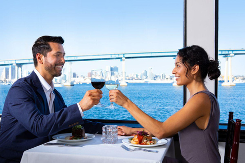 San Diego: Herbstliches Buffet mit Getränken auf einer KreuzfahrtSan Diego: Scenic Buffet Dinner Cruise