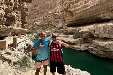 Oman Discovery: 3-Day Private Tour with Hotel Stay & Meals