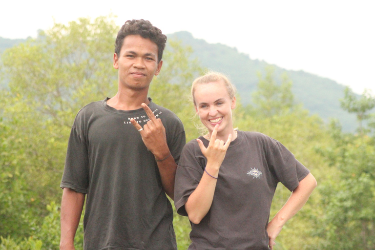 Bagek Kembar: Mangrove & Stingless Beekeeping Experience