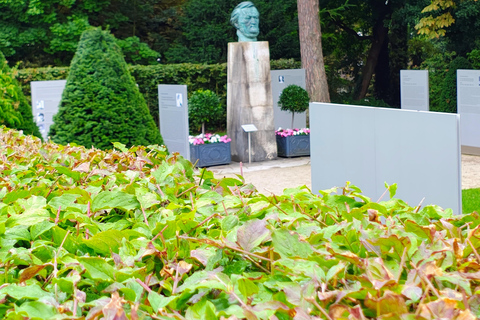 Bayreuth: Guided tour of the life and work of Richard Wagner 5 amazing facts about Richard Wagner that you probably don't know.