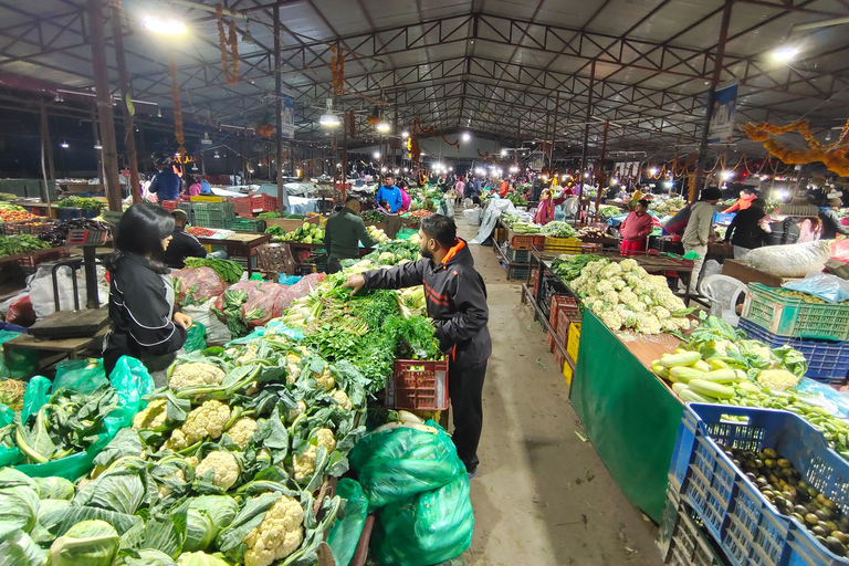 Kathmandu: Morning Market Tour with Nepali Breakfast