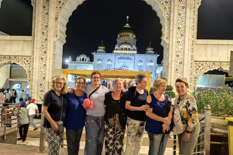 Delhi: Night Tour with Rickshaw Ride and Street Food Private Tour with Rickshaw Ride and Food Tasting
