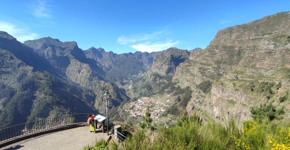Nonnen-Tal & Pico dos Barcelos Madeira-Insel-Tour