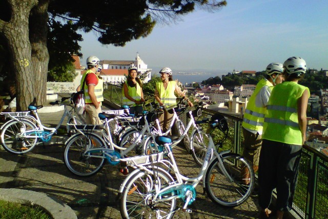 Visit Lisbon 7 Hills Half-Day Electric Bike Tour in Lisboa