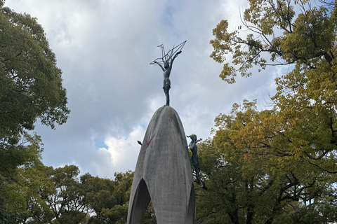 Hiroshima Peace Walk with an A-bomb Descendant