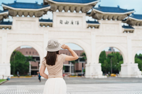 Taipei: Private Photoshoot at Iconic Landmarks Premium: 50 photos | 60 mins