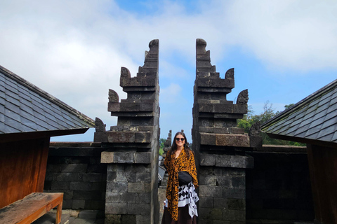 Yogyakarta: escursione al tempio di Sukuh e Cetho e al lago SaranganYogyakarta: escursione di un giorno ai templi di Sukuh e Cetho e al lago Sarangan