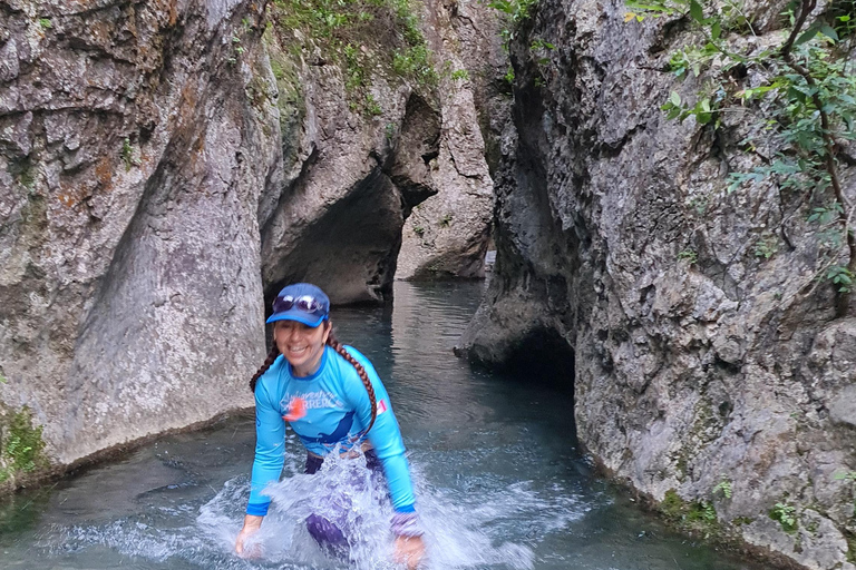 Monterrey : Profitez d&#039;une eau rafraîchissante en traversant le Cerro Agujerado.
