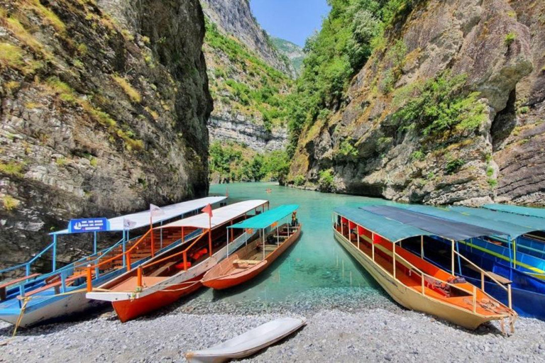 Von Tirana/Durres: Shala-Fluss-Tour mit Koman-See-Kreuzfahrt