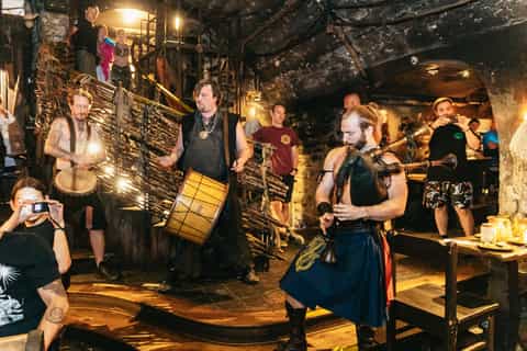 Prague: Medieval Dinner with Unlimited Drinks
