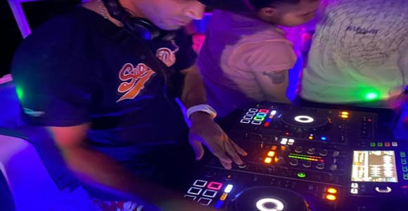 Cartagena: PartybayYacht with Open Bar and DJ On Board!