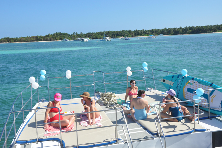 PuntaCana: Private Luxury Family BoatCruise with snorkelling