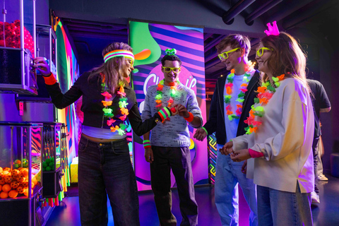 Schiedam: Glow in the Dark Minigolf