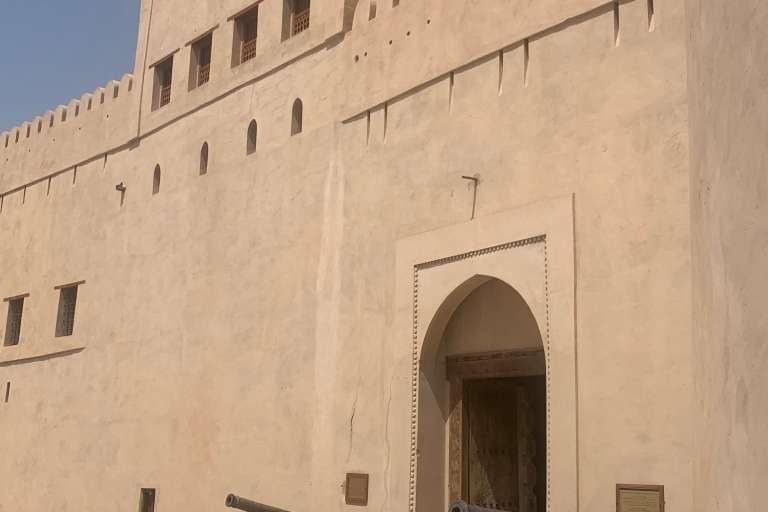 Au départ de Mascate : journée complète à Nizwa Souq, Nizwa Fort et Jabel Akhdar