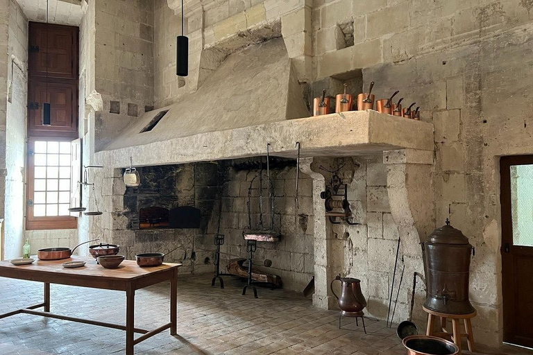 巴黎专属之旅：香波堡城堡高尔夫球车+纪念品小型货车（最多可载6人）