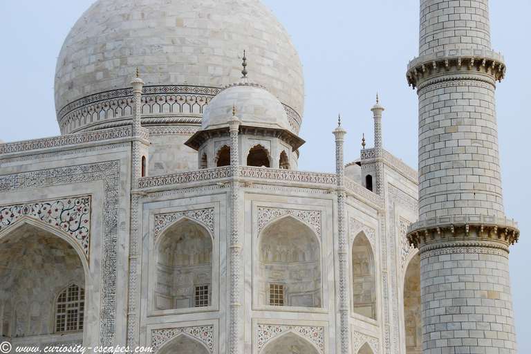 Wycieczka o zachodzie słońca do Taj Mahal Tuk Tukiem z prywatnym przewodnikiemZ Delhi: prywatny samochód z kierowcą, przewodnikiem i tuk tukiem w Agrze