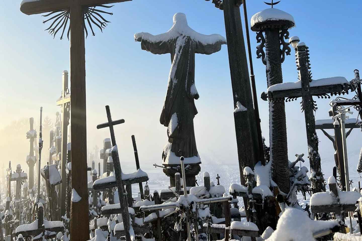 Riga-Vilnius:Rundale palace/Hill of Crosses/Medieval Kernave