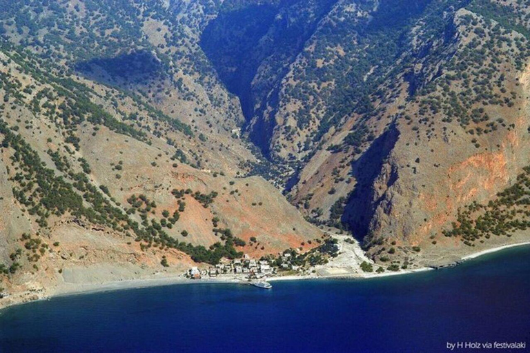 Chania Area with Pick up: Samaria Gorge Hike and Boat Ride