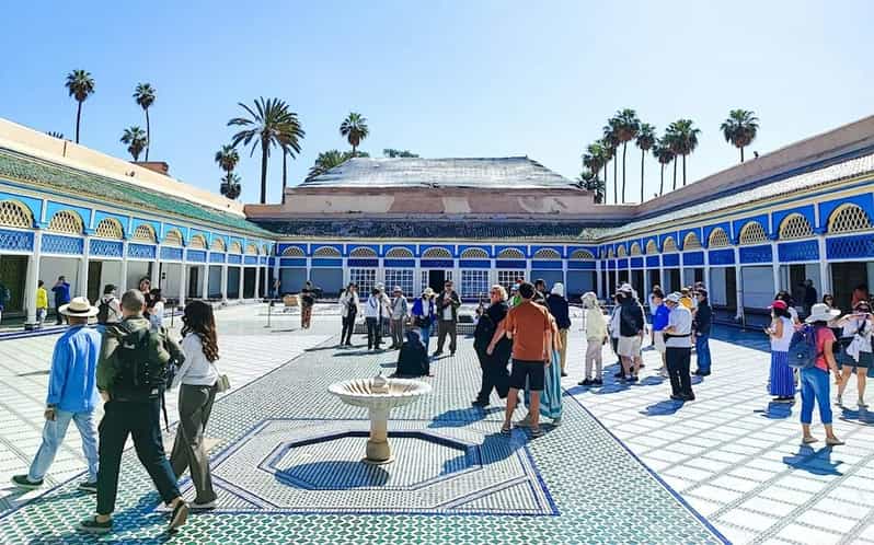 Marrakech: tour a piedi di Palazzo El Bahia, Tombe Saadiane e Medina - medina