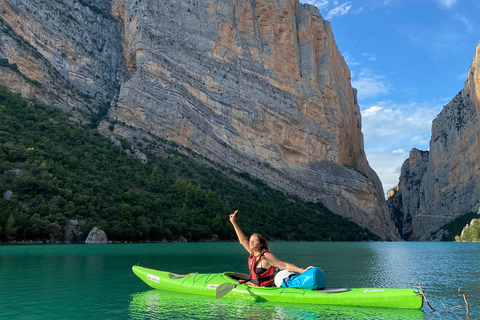 Barcelona: Kayak rental in Congost de Mont-rebei Barcelona: Single Kayak Rental in Congost de Mont-rebei