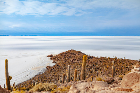 3-Day Uyuni Expedition to San Pedro de Atacama Tour with Spanish-speaking driver
