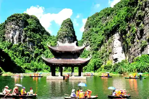 Ninh Binh: Bich Dong, Trang An& Mua Cave Small Group